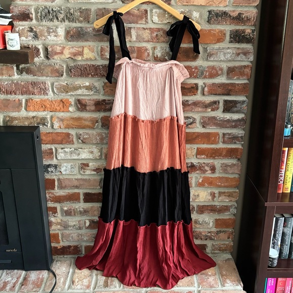 Blu Pepper Colorblock Tiered Maxi Dress, M - Picture 2 of 6